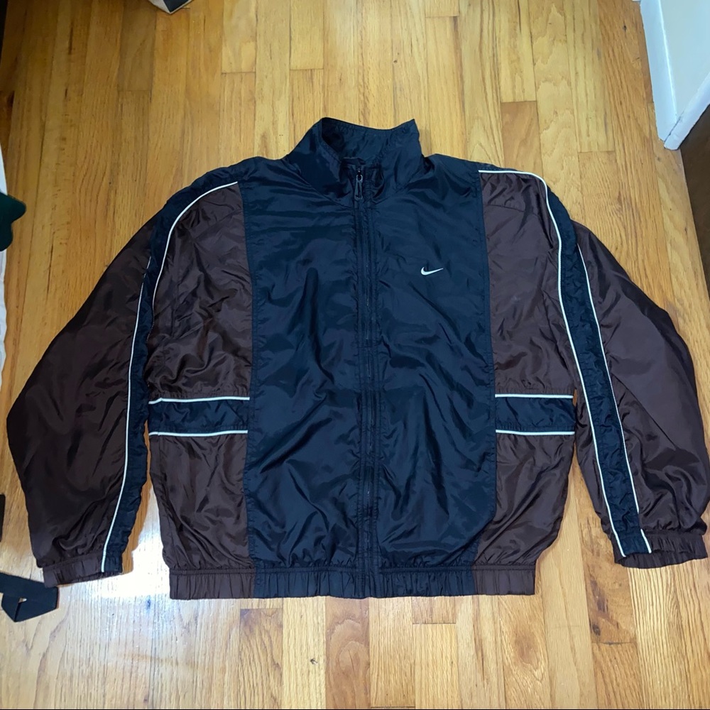 NIKE WINDBREAKER